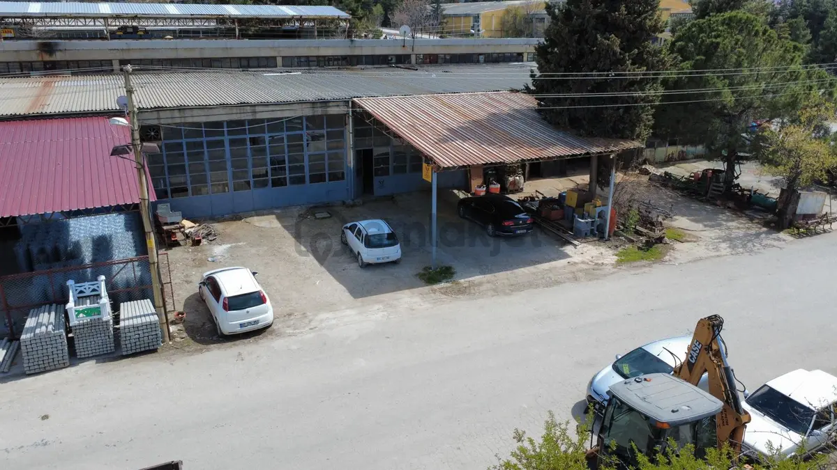 Burdur Sanayi Sitesinde Satılık Dükkan - 2