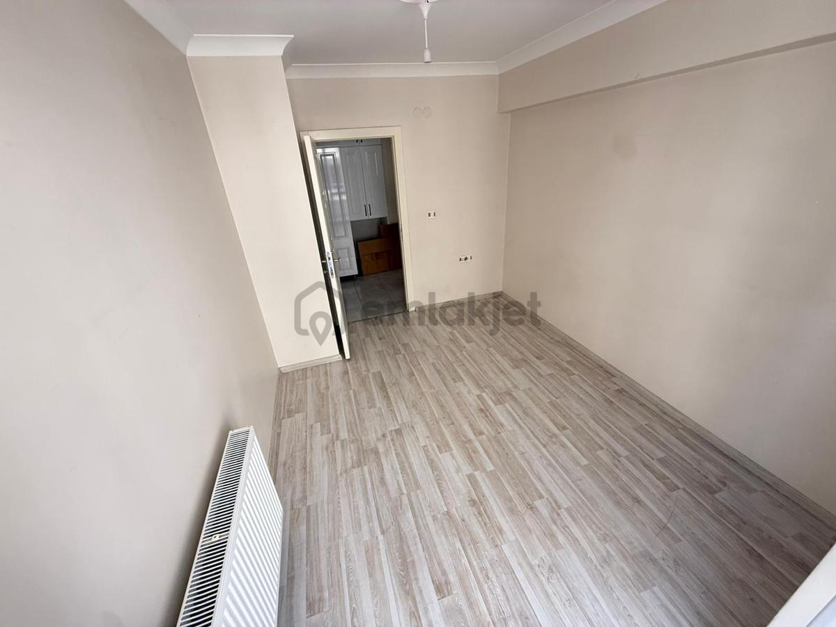 Es-astan Mareşalde Genç Binada Masrafsız Satılık Daire - 17