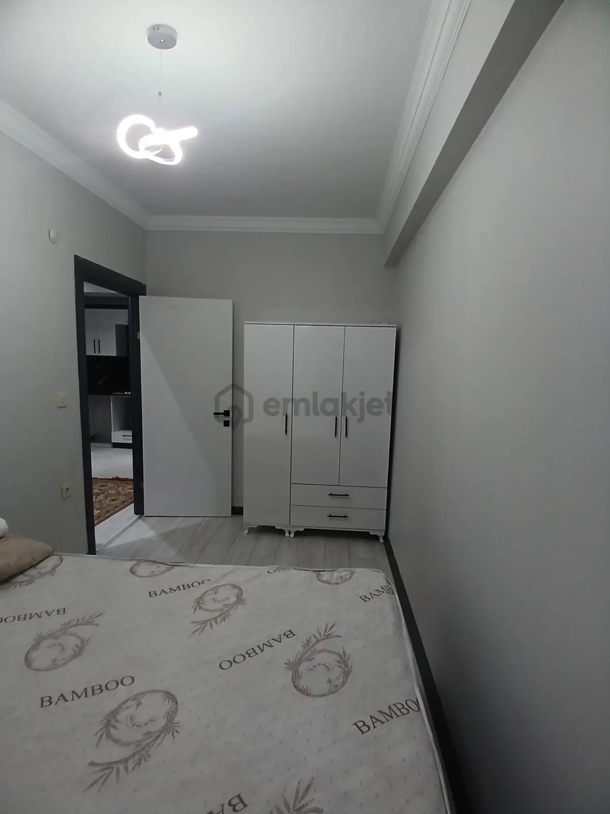 Eşyalı Kiralık Daire Ara Kat Doğalgazlı - 15