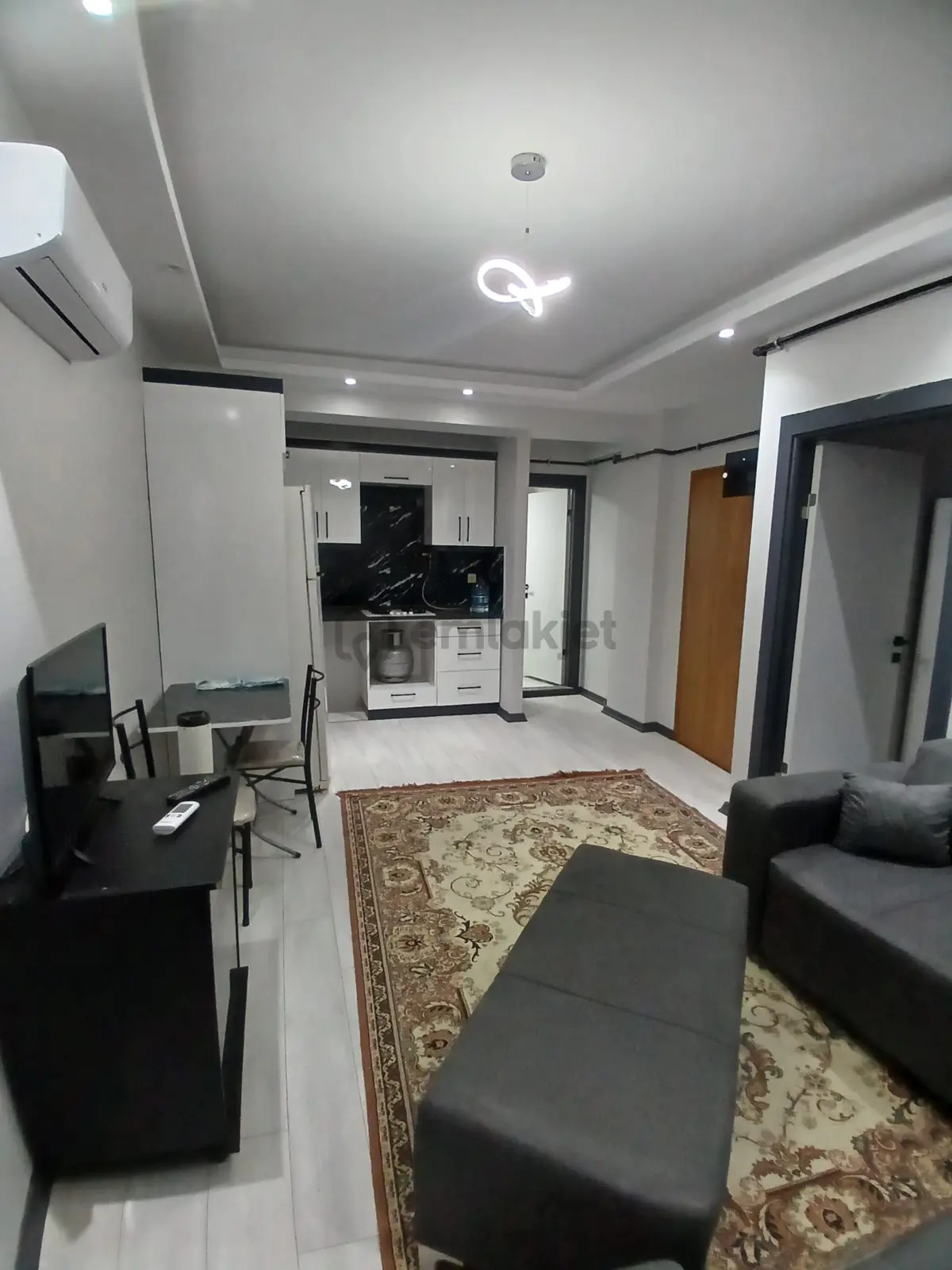 Eşyalı Kiralık Daire Ara Kat Doğalgazlı - 14