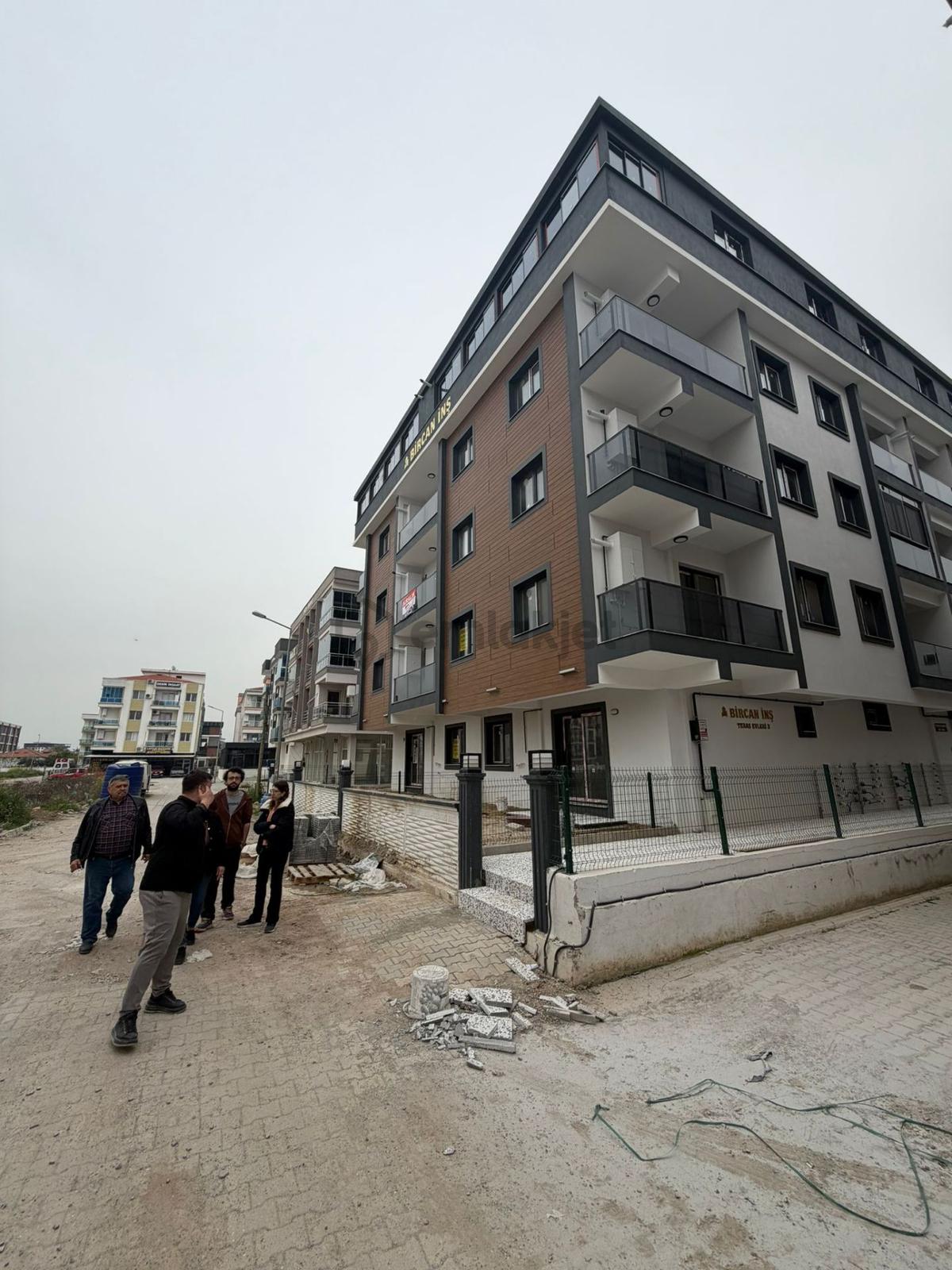 Yerden Isıtmalı Lüx 1+1 Ara Kat Merkezi Konum Önü Açık