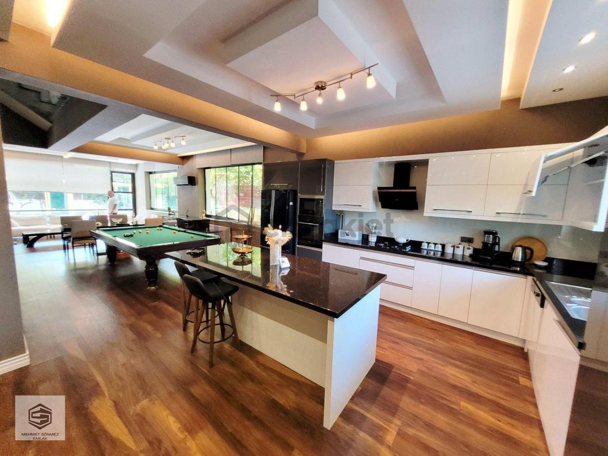 Güzeloba'da Havuzlu 4+1 Lüx Mobilyalı Triplex Villa - 4