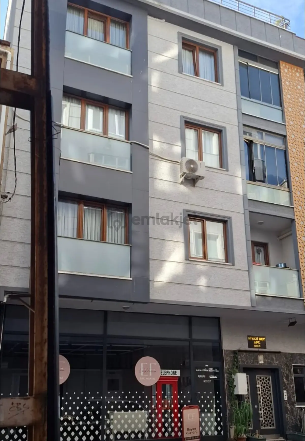 Satılık E-5 Ve Aydınlıyolu Caddeye Yakın 3+1 Daire - 2