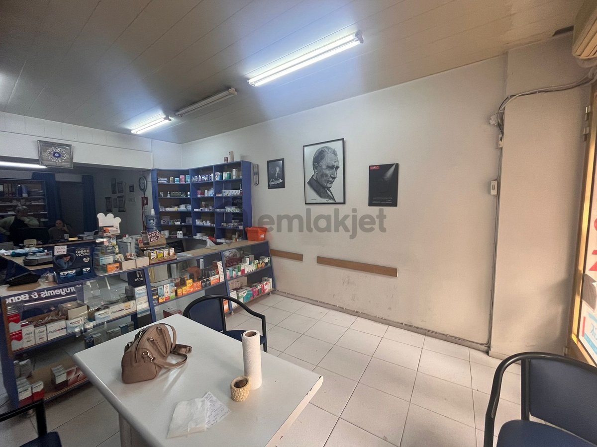 Karşıyaka Nergiz'de Devren Kiralık Ruhsatlı Eczane (resmi Devir) - 2