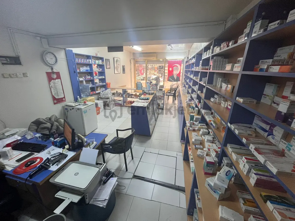 Karşıyaka Nergiz'de Devren Kiralık Ruhsatlı Eczane (resmi Devir) - 9