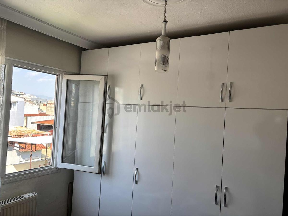 Bozyaka'da 2+1 Temiz Bakımlı Daire - 6
