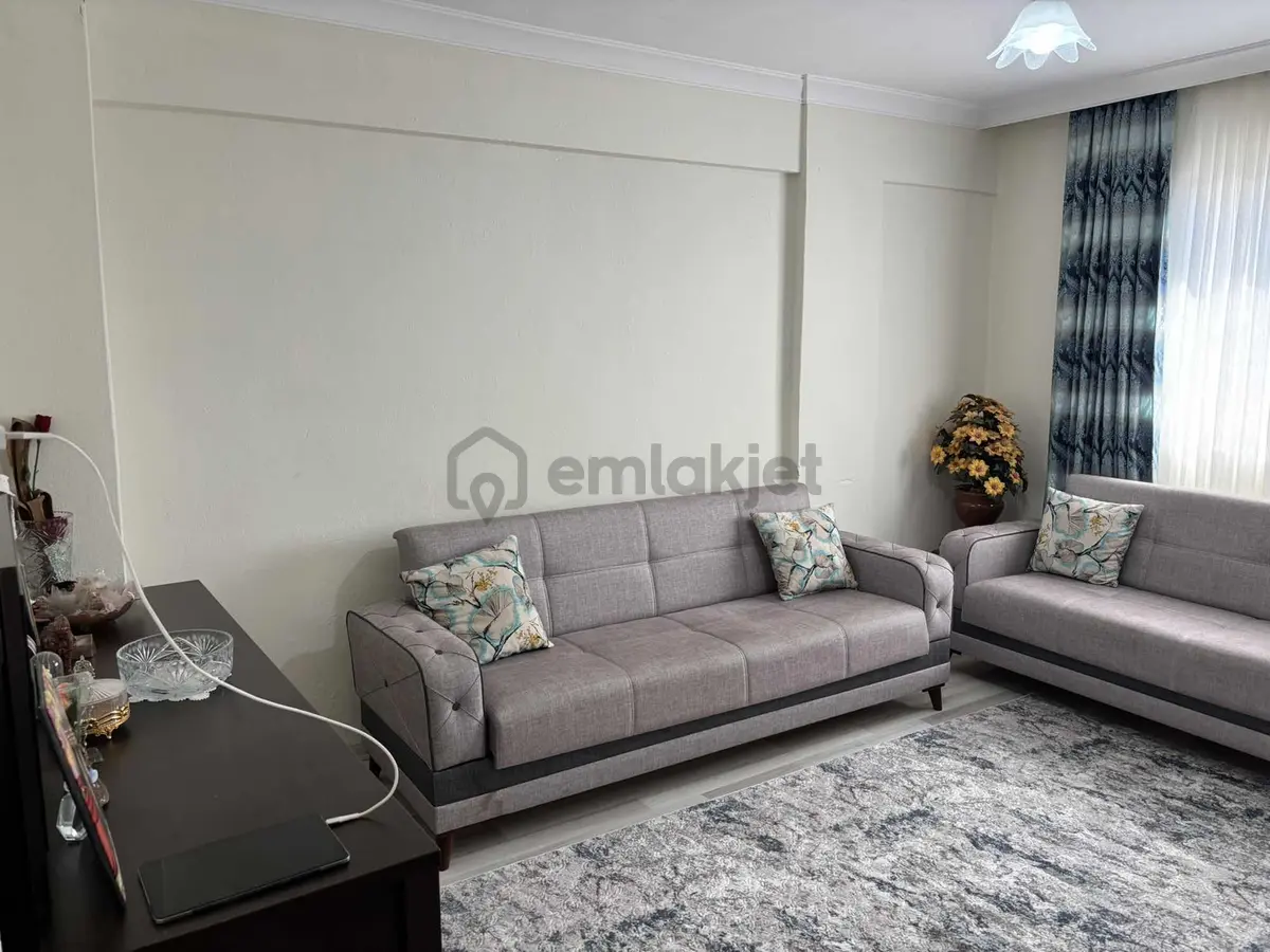 Bozyaka'da 2+1 Temiz Bakımlı Daire - 16