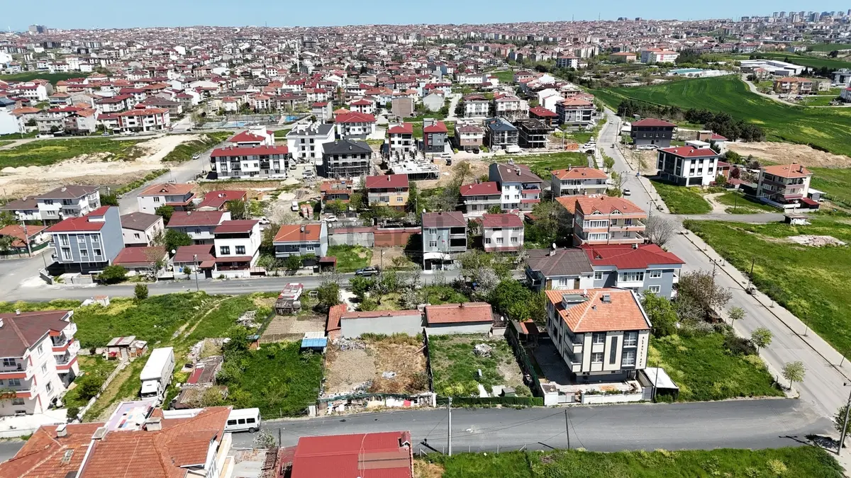 Çorlu Havuzlar 3 Kat İmarlı Üzerinde 2+1 Ev Olan 320 M2 Arsa - 7