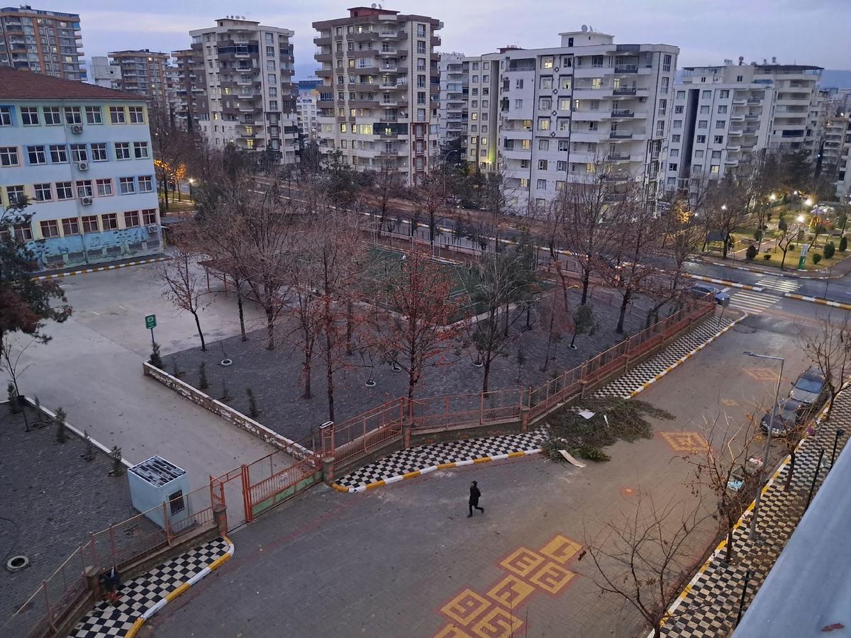Sahibinden Bulvar Üzeri Nezih Site İçi - 4