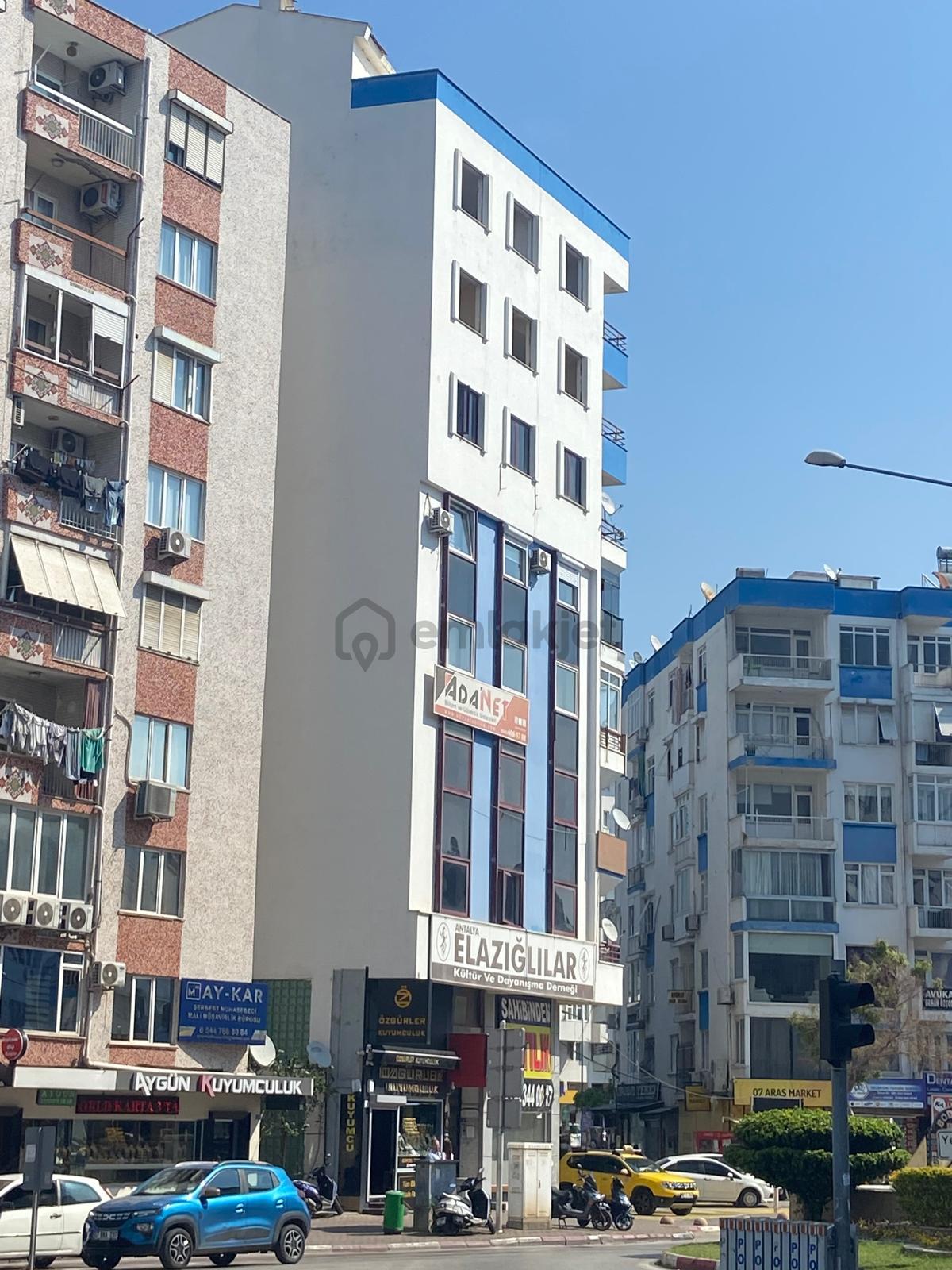 Güllük Kavşağı Köşesinde Satılık 3+1 Geniş Daire - 3