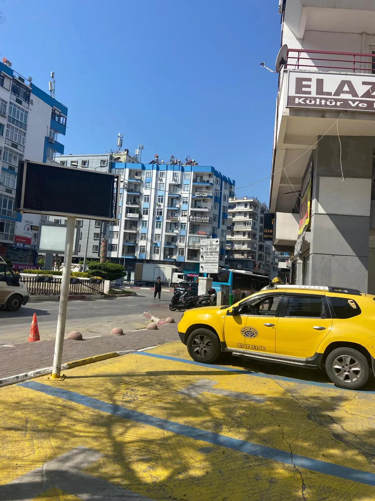 Güllük Kavşağı Köşesinde Satılık 3+1 Geniş Daire - 6