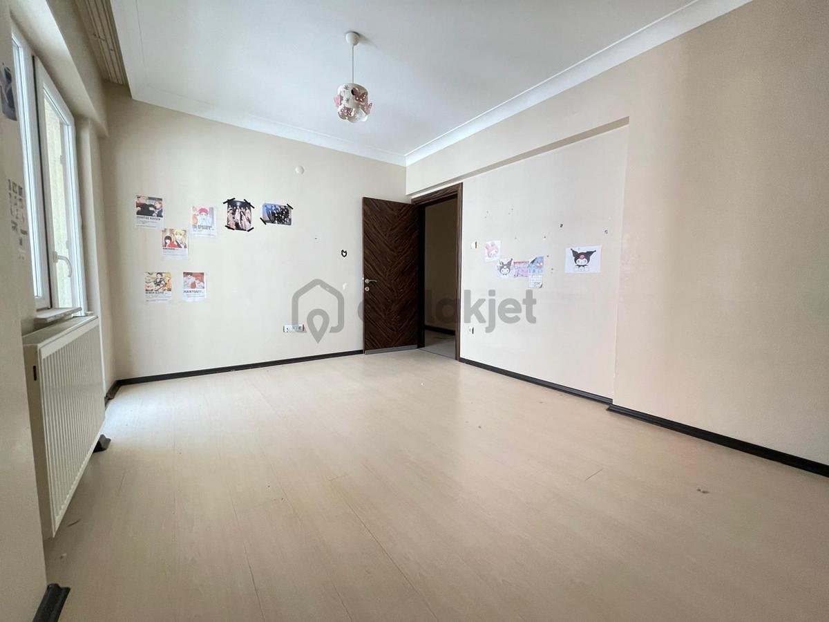 Tuğra'dan Site İçinde 3+1 Geniş Kullanışlı Daire - 34