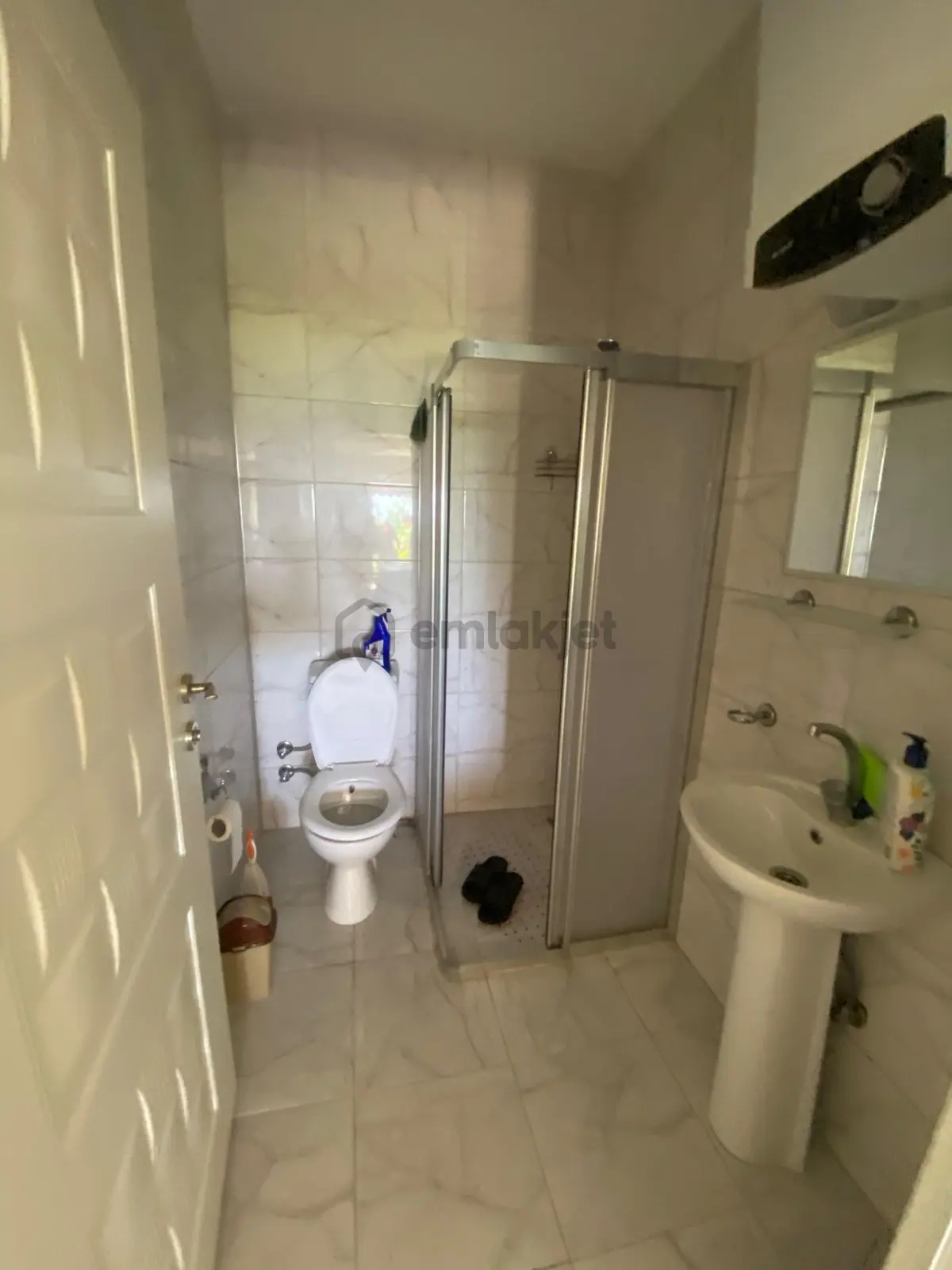 Doğa İçerisinde Deniz Manzaralı 1+1 Daire - 4
