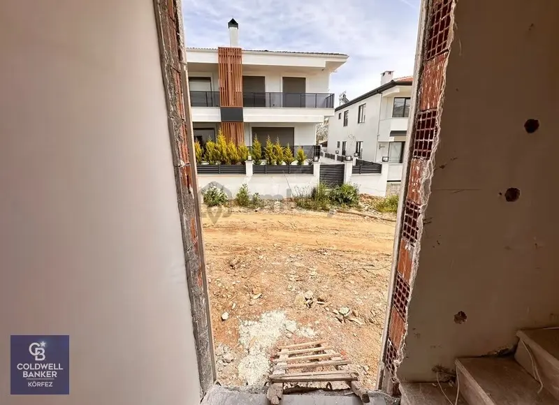 Kızılkeçili'de Site İçinde Satılık Havuzlu Villa - 24