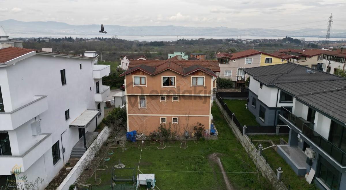 Başiskelede 650 M² Arsada 3 Daireli Müstakil Bina - 3