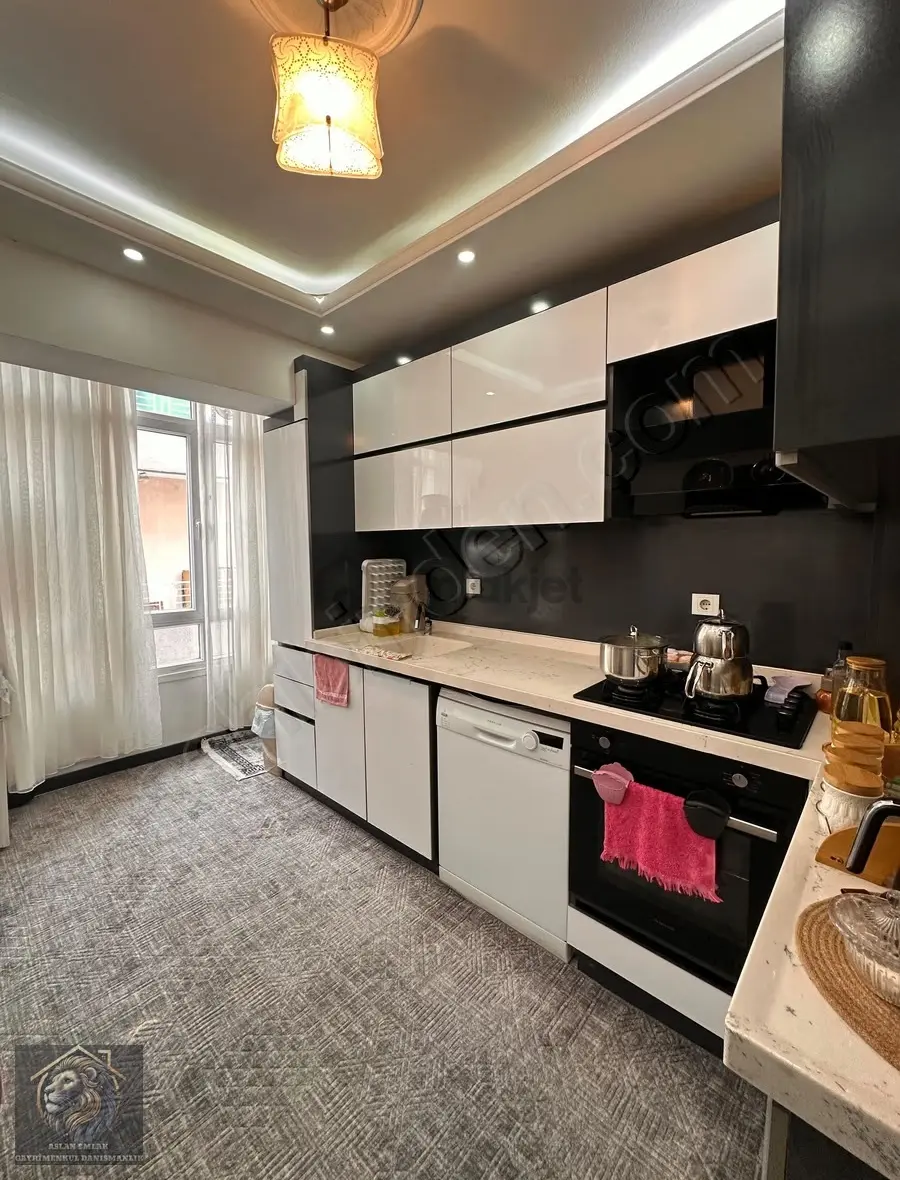 Akşemsettin'de Full Yapılı Cadde Üstü Ara Katta Satılık Daire!!! - 3