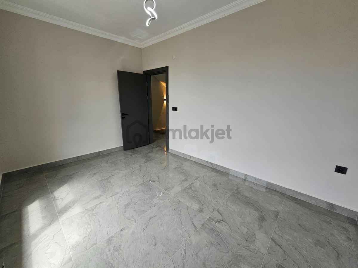 Deniz'den 4+1 Bahçeli,yerden Isıtmalı, Denize Yakın Villa - 23