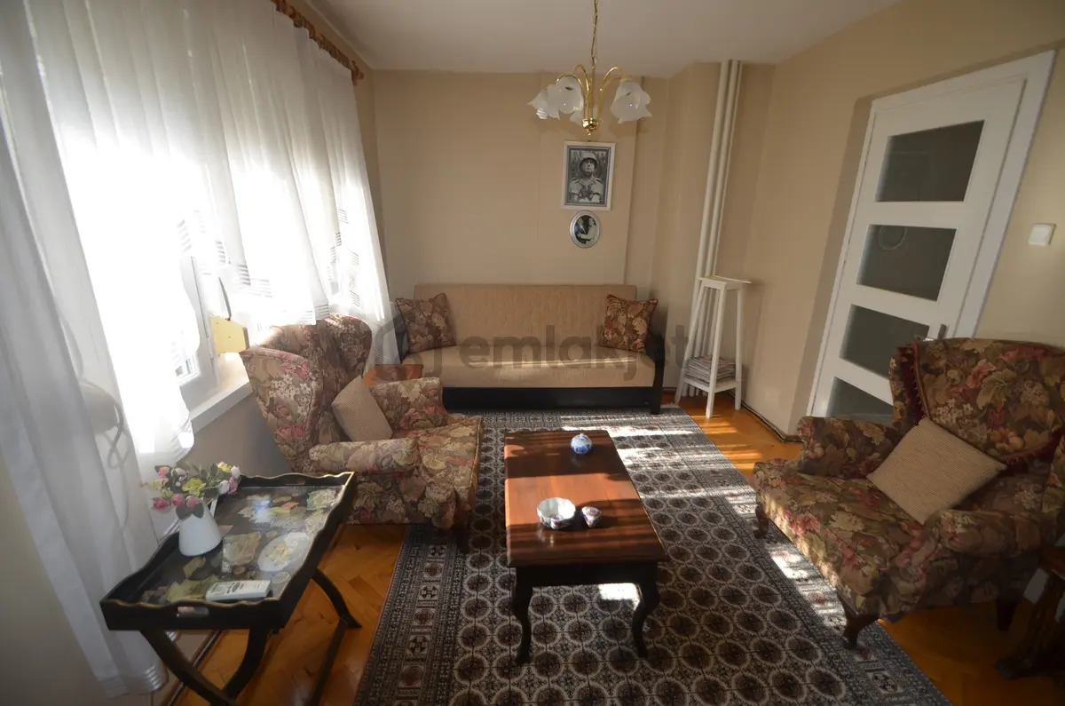 Bornova Merkezde Ana Cadde Üzerinde Satılık 3+1 Daire - 31
