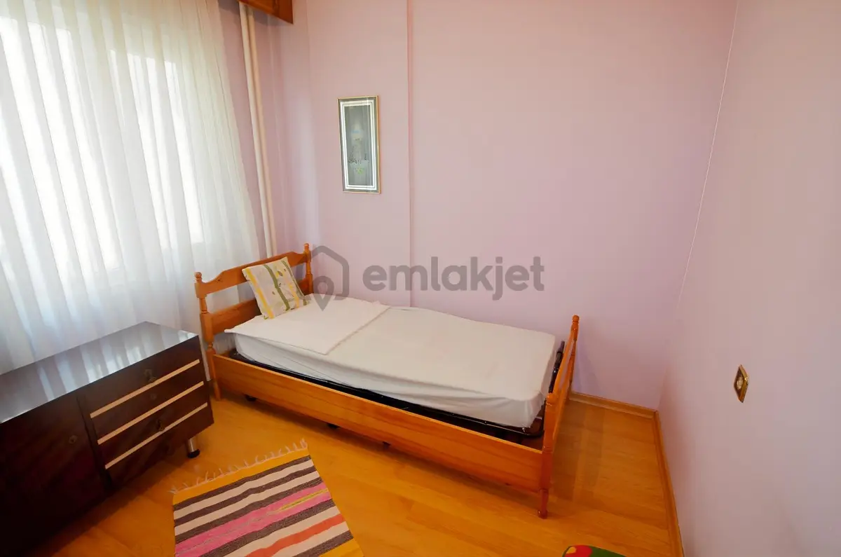 Bornova Merkezde Ana Cadde Üzerinde Satılık 3+1 Daire - 33