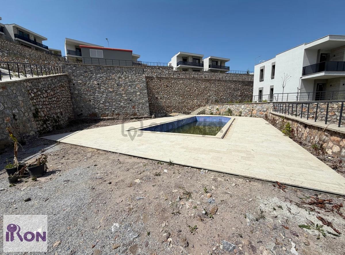 Adabükün'de Göl Manzaralı Lüks Daire - 15