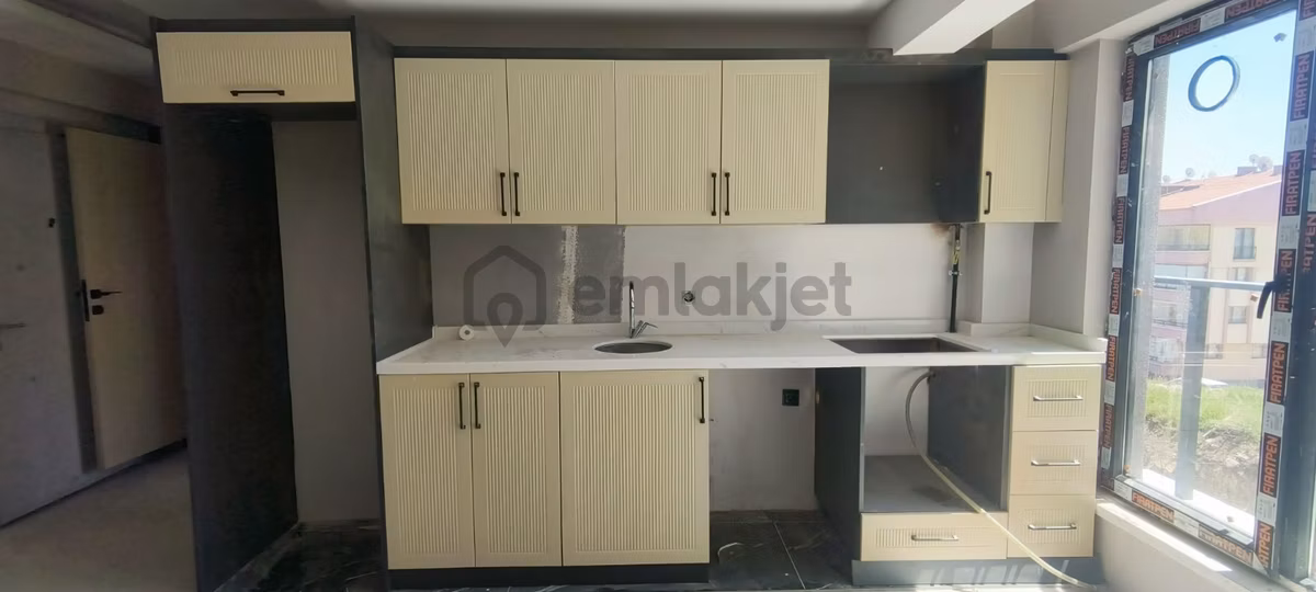 Alaçatı'dan Dikmen Mürsel Uluç'ta 1+1 Fırsat Daire - 8
