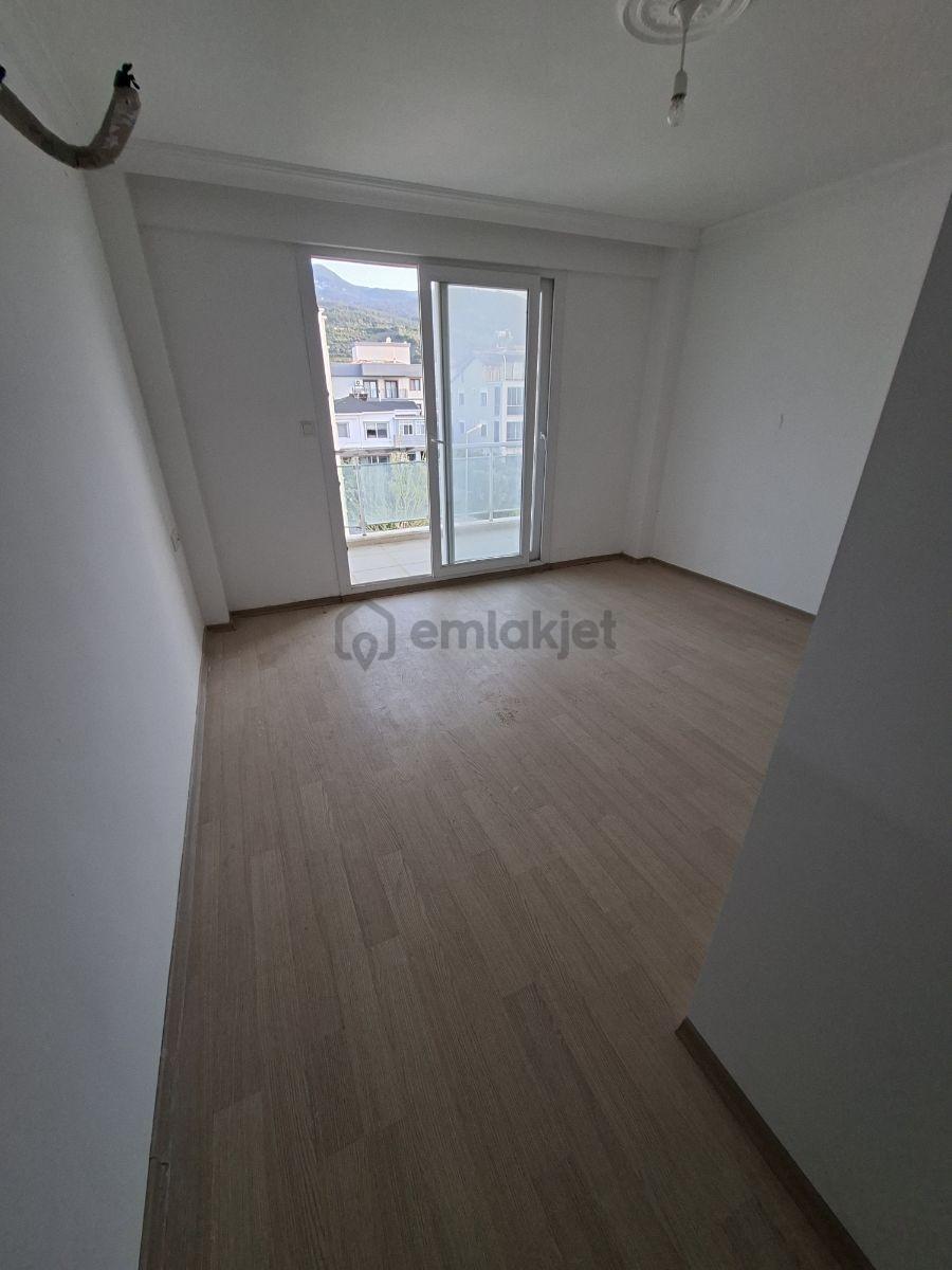Davutlar Merkezde Site İçerisinde Satılık Daire - 3