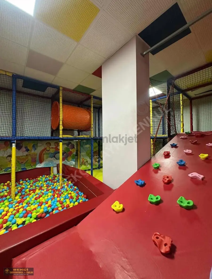 Devren Kiralık 300 M2 Çocuk Oyun Salonu Kafe - 15