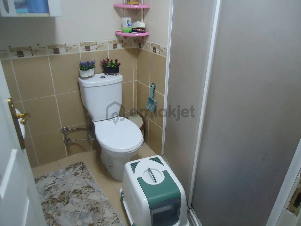 Krc'den Merkezi Konumda Satılık 3+1 Daire - 12