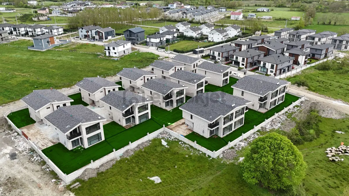 Kazukoğlunda Satılık 4 Adet İkiz Villa - 4
