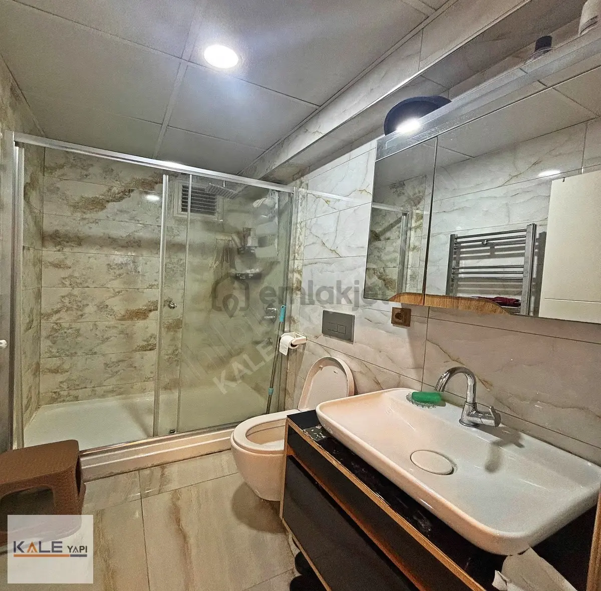 Metrobüs Yanı, Site İçi 2+1 Daire (90m² Net) - 8