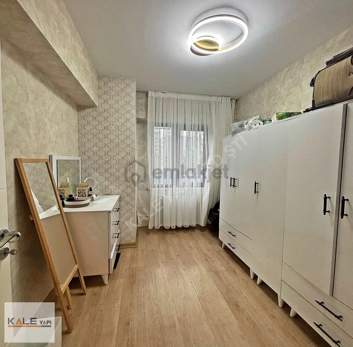 Metrobüs Yanı, Site İçi 2+1 Daire (90m² Net) - 11