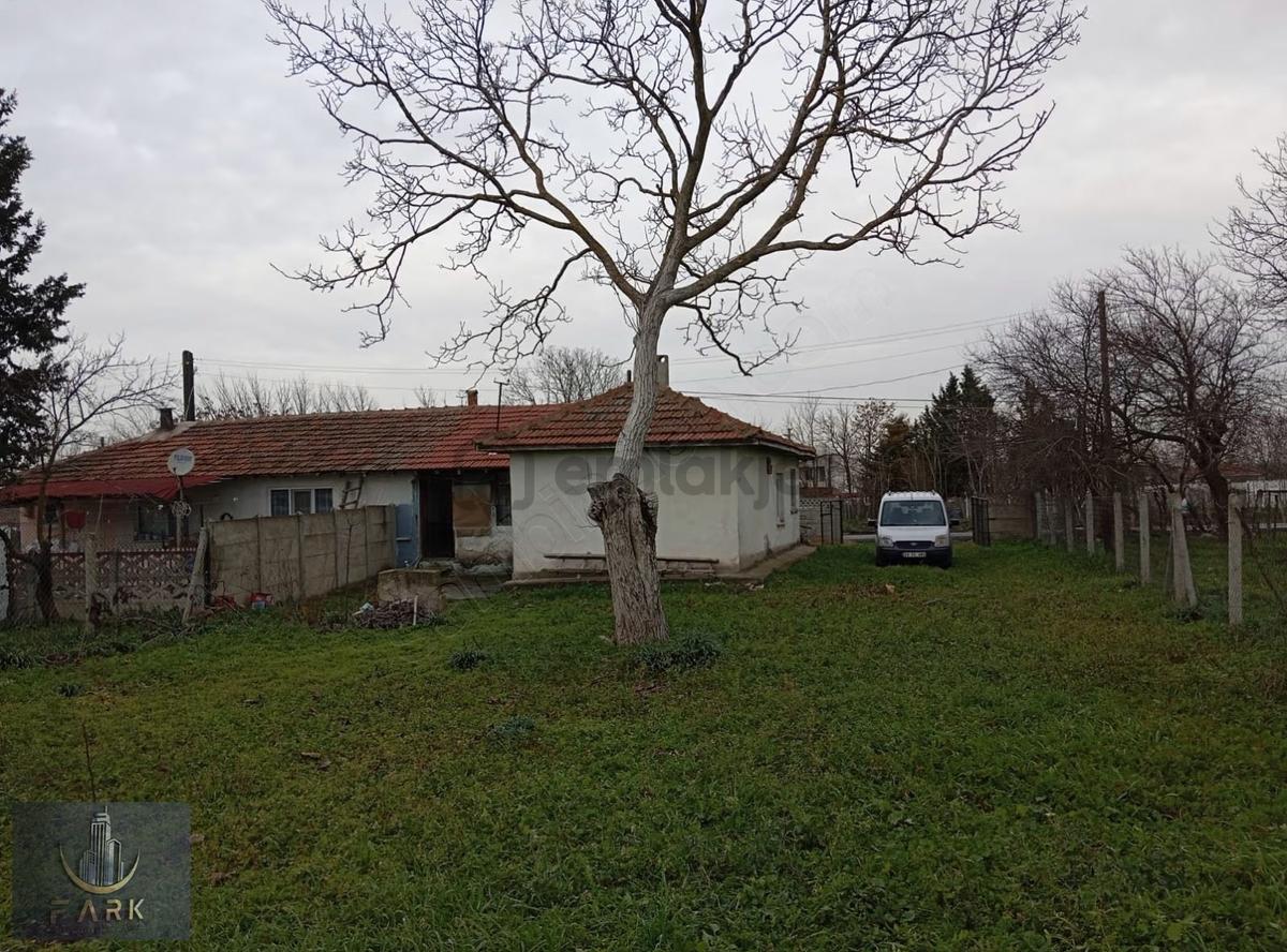 Satılık Ev Ve Arsası - 4