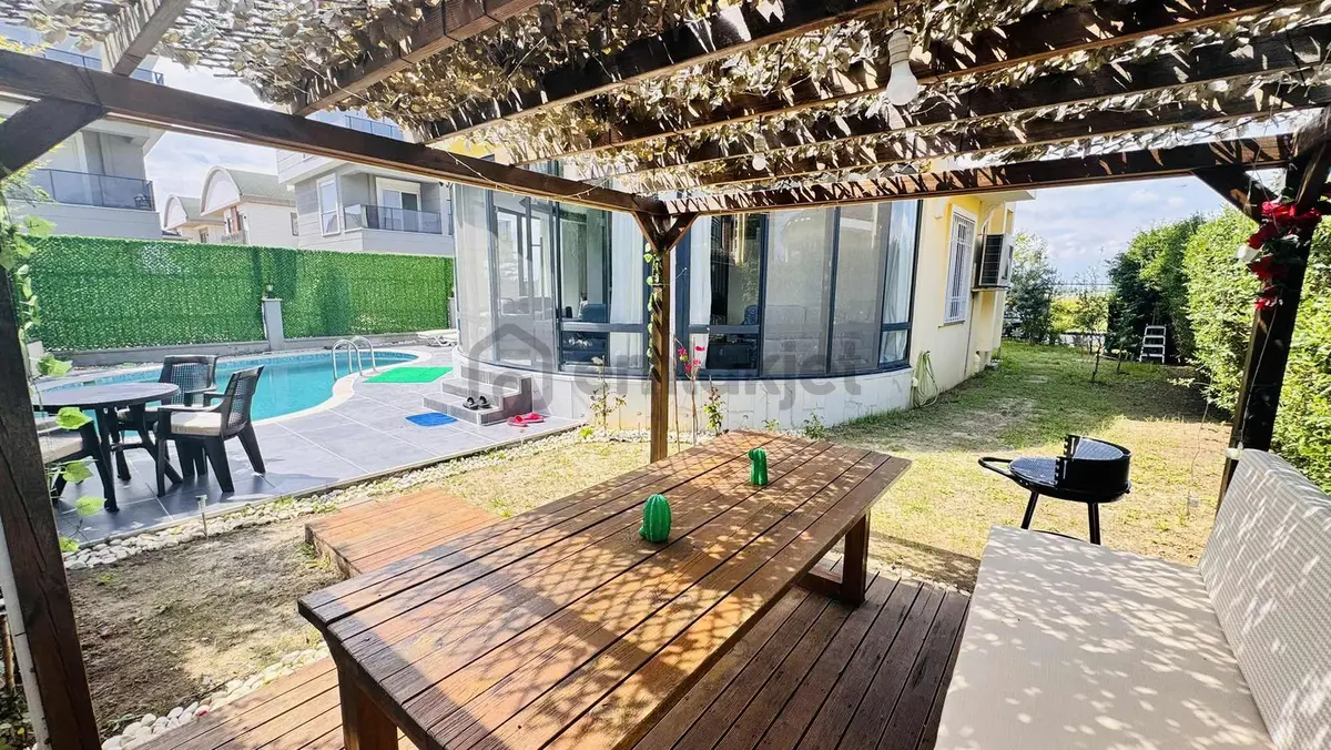 Boğazkent Kiralık 4+1 Özel Havuzlu Villa - 23