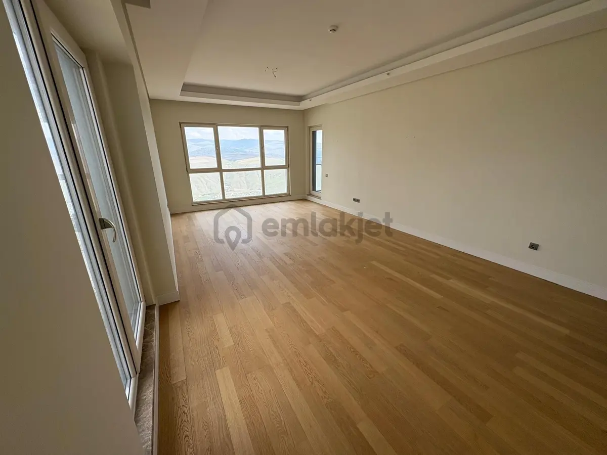 | Sinpaş Marina | 3,5+1 | Kiralık Daire | - 8