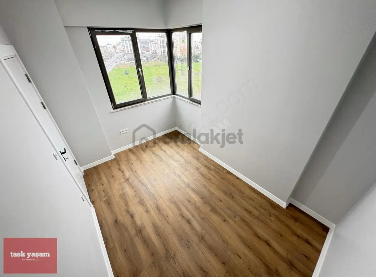 Boydan Yapı Deniz Manzaralı Lüx 3.5+1 Satılık Geniş Daire - 11