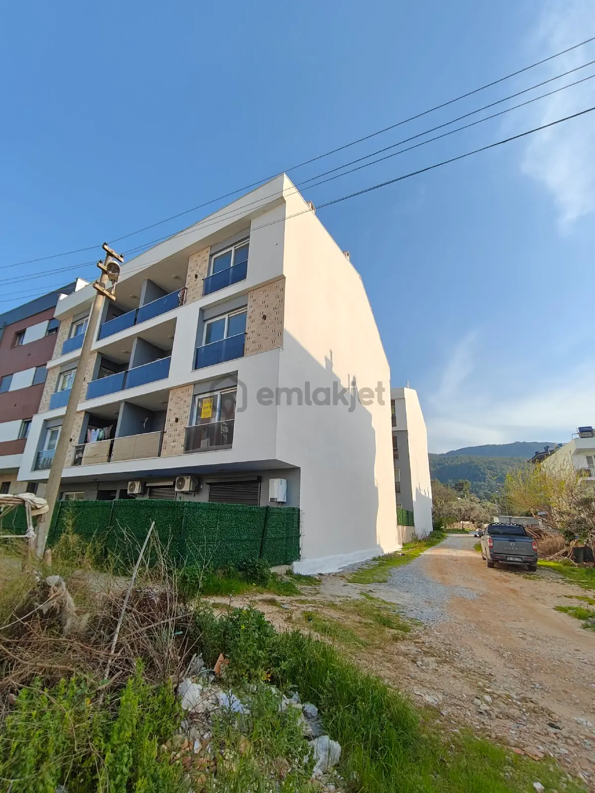 Kuşadası Davutlar'da Sıfır 3+1 Ara Kat Daire - 11