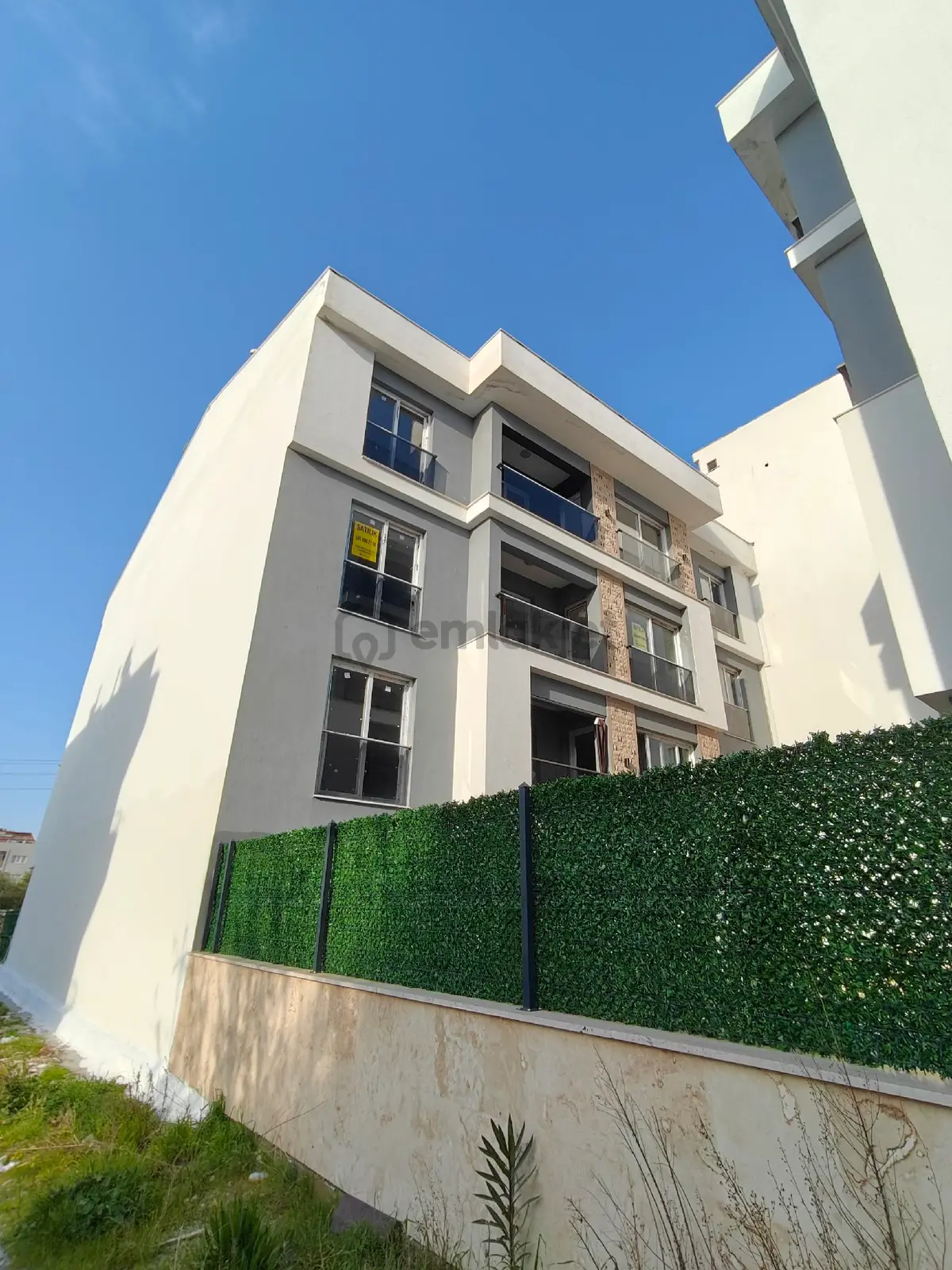 Kuşadası Davutlar'da Sıfır 3+1 Ara Kat Daire - 12