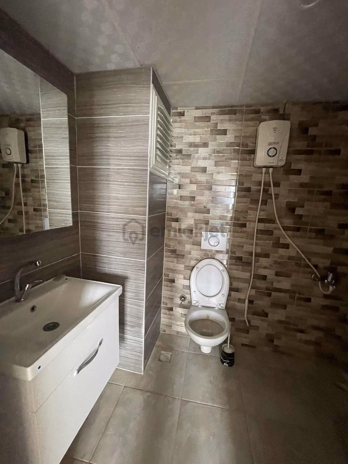 Cadde~üzeri~2+1~k.mutfak~az~katlı~cazip~aile~apartmanı~ - 12