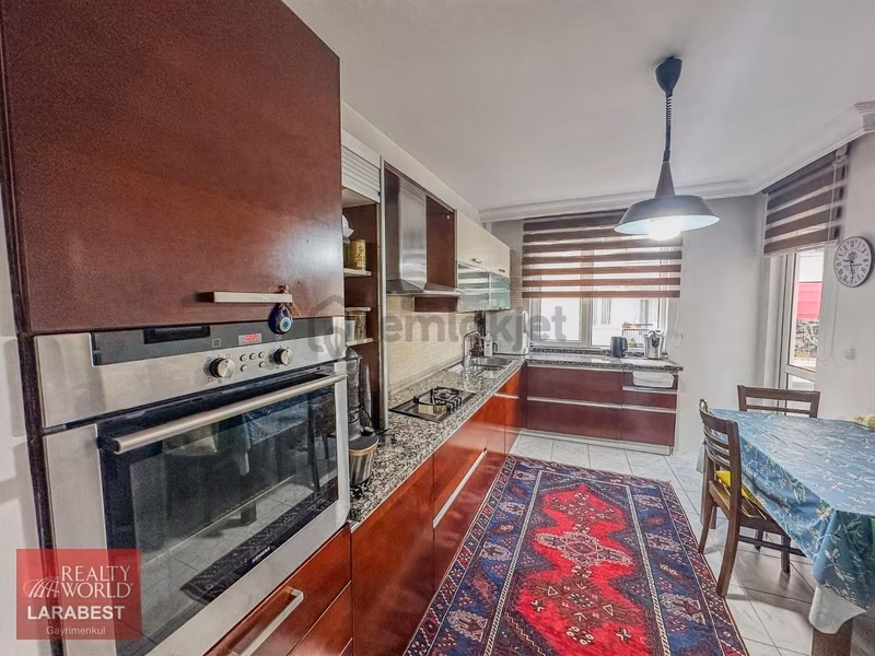 Yeşilbahcede 3+1 160m2 Satılık Daire - 8