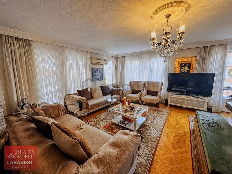 Yeşilbahcede 3+1 160m2 Satılık Daire - 3