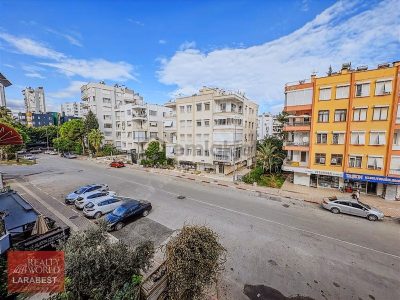 Yeşilbahcede 3+1 160m2 Satılık Daire - 10