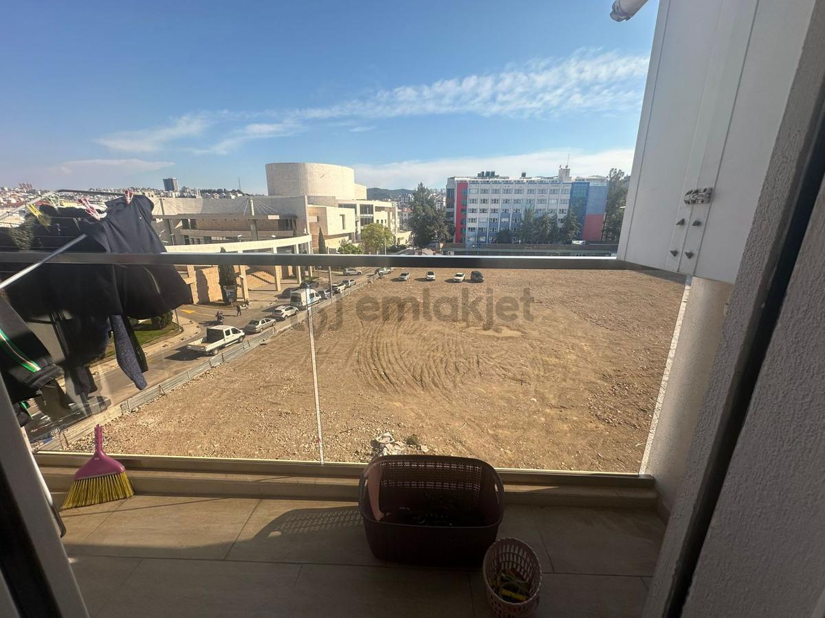 Asil'den Güzelyalıda Genç Binada Ebeveyn Banyolu 2.5+1 Satılık - 6