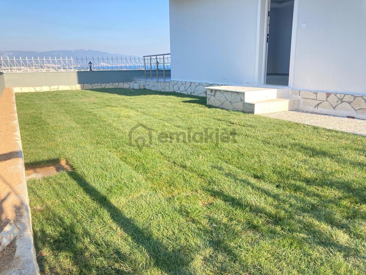 Seferihisar Doğanbeyde Satılık 2+1 Deniz Manzaralı Bahçeli Villa - 25