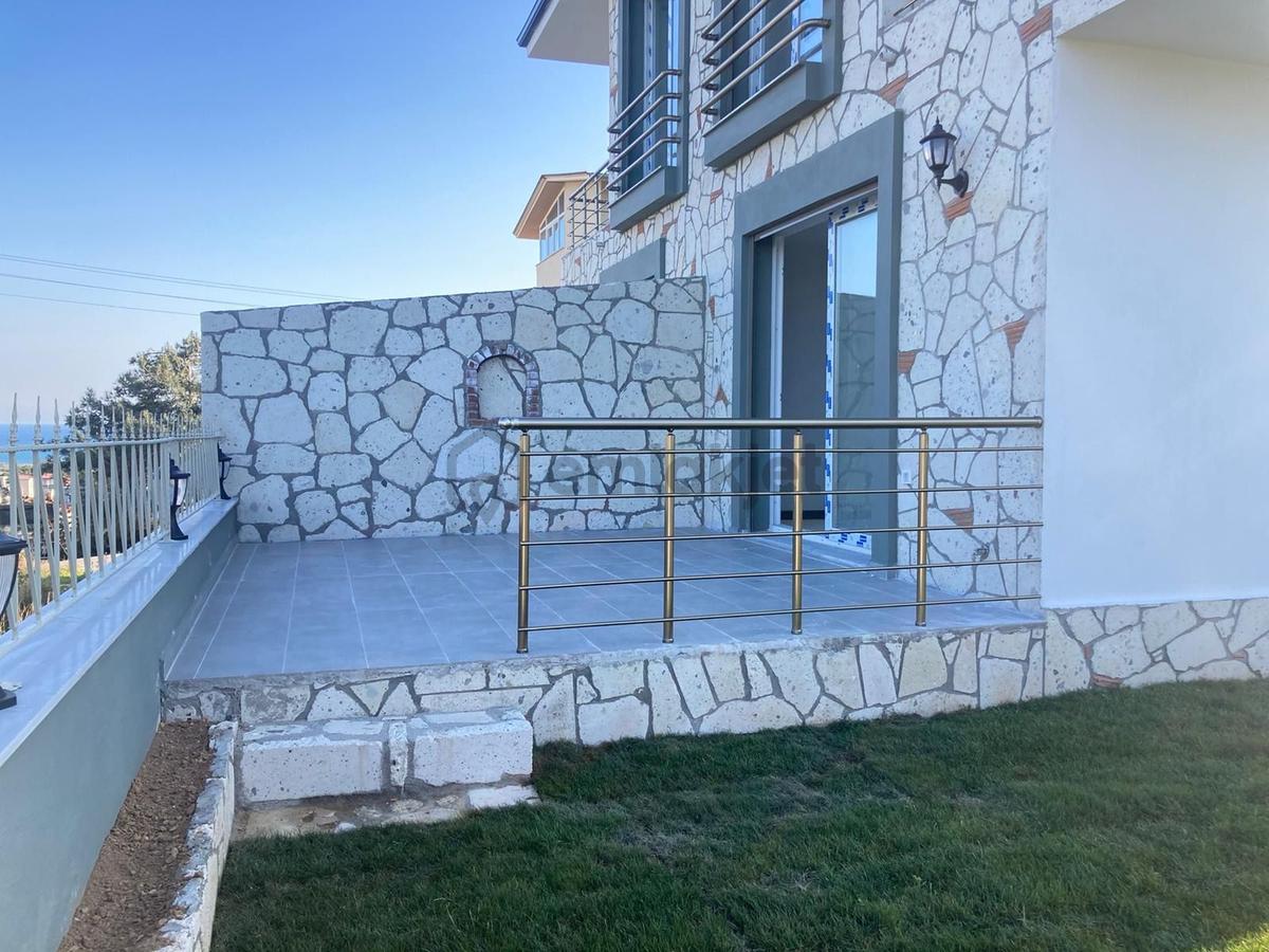 Seferihisar Doğanbeyde Satılık 2+1 Deniz Manzaralı Bahçeli Villa - 8