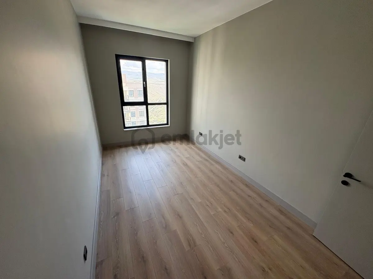 | Sinpaş Boulevard | 3+1 | Kiralık | Sıfır Daire | - 14