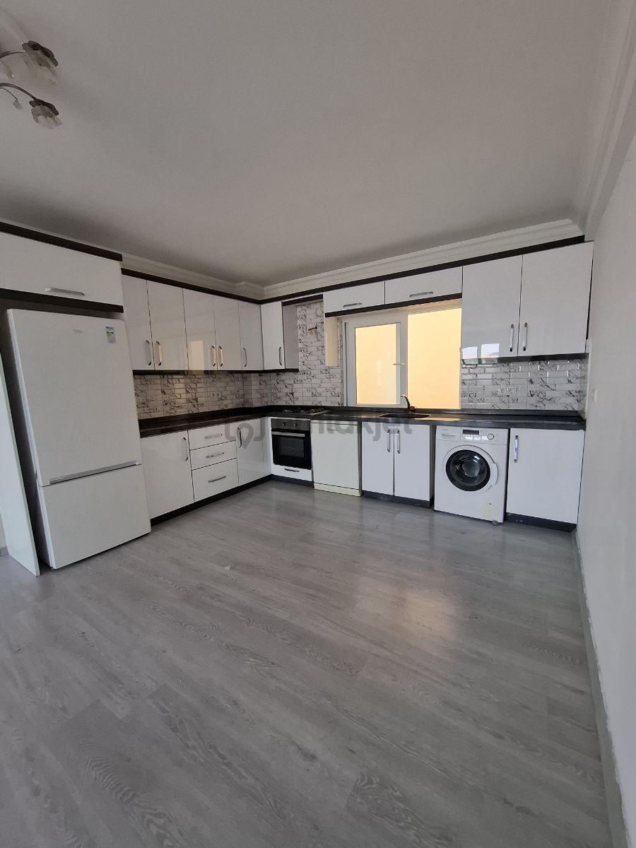 Kuşadası Merkezinde 3+1 Deniz Manzaralı Ferah Çatı Dubleks