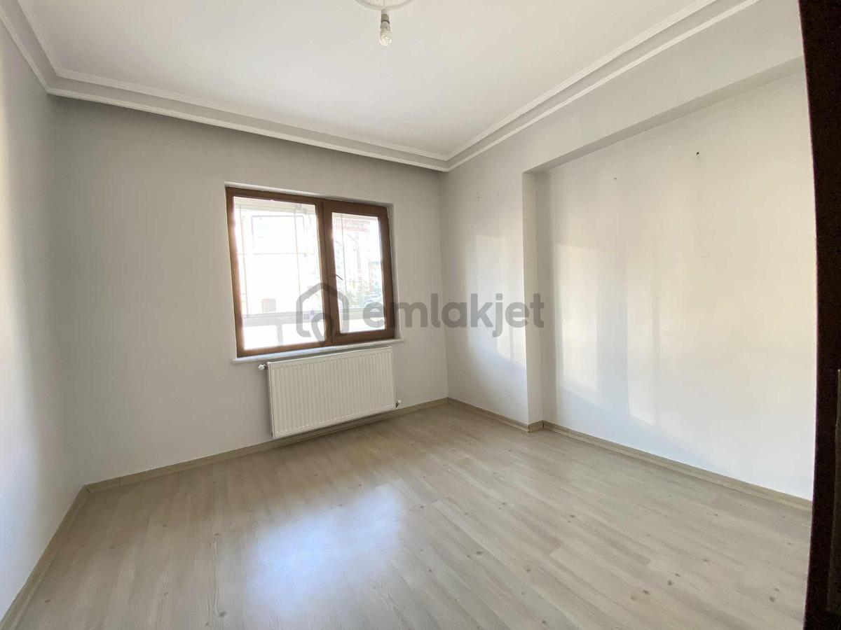 Alsancak Mahallesinde 1. Kat 4+1 Satılık Daire - 27