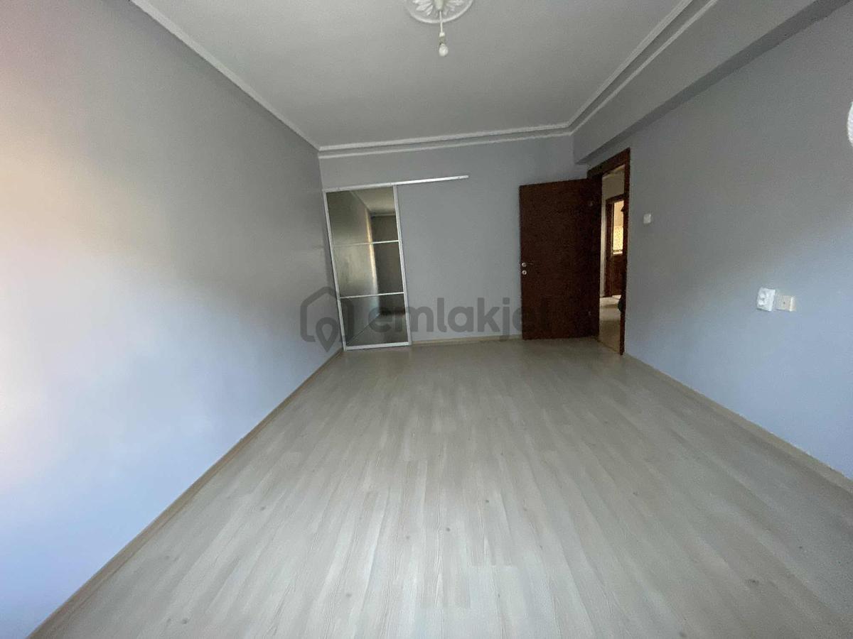 Alsancak Mahallesinde 1. Kat 4+1 Satılık Daire - 25