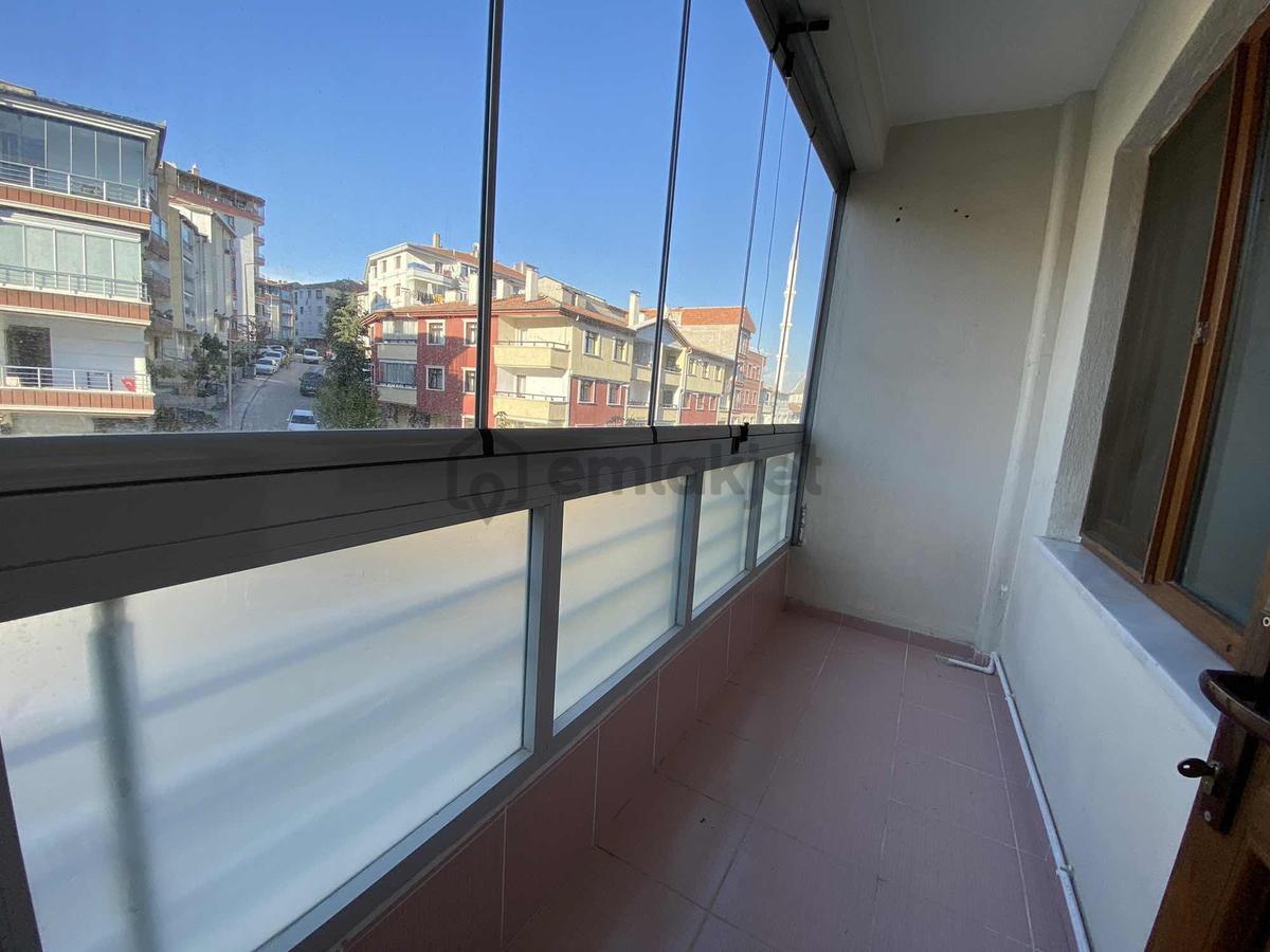 Alsancak Mahallesinde 1. Kat 4+1 Satılık Daire - 33