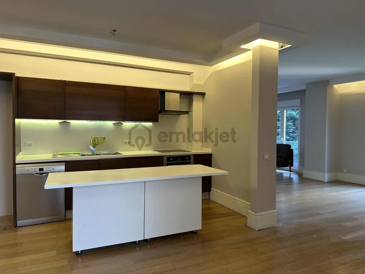 Göktürkte Nef 04 Sitesinde Net 135 M2 Yüksek Kat - 8
